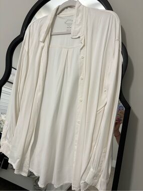 Relaxed White Button-Front Women's Shirt by Sanctuary